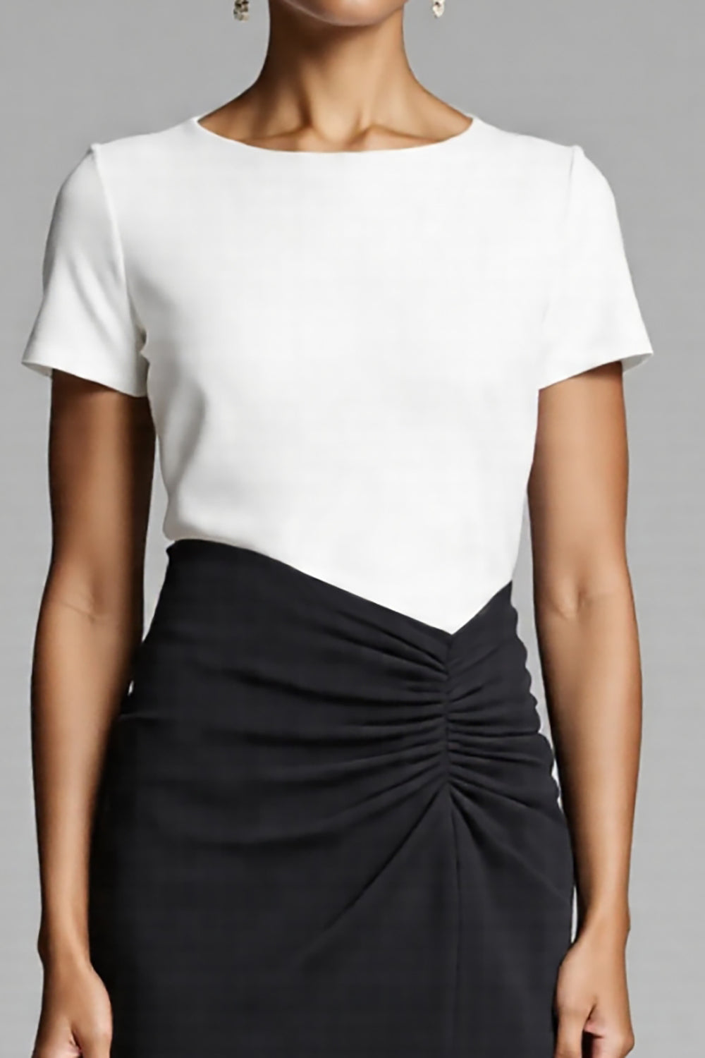 Black and White Bodycon Short Sleeves Satin Midi Work Dress with Slit Black and White Bodycon Short Sleeves Satin Midi Work Dress with Slit