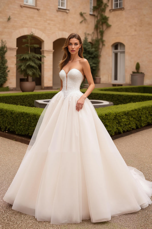 Ivory Sweetheart Ball Gown Tulle Sweep Train Wedding Dress