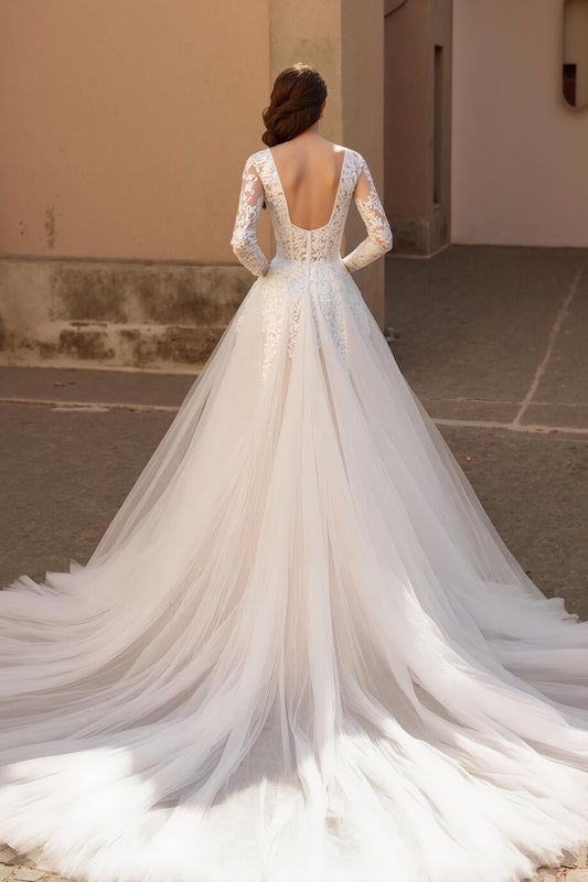 V-Neck Backless Ivory Long Sleeves Wedding Dress with Lace