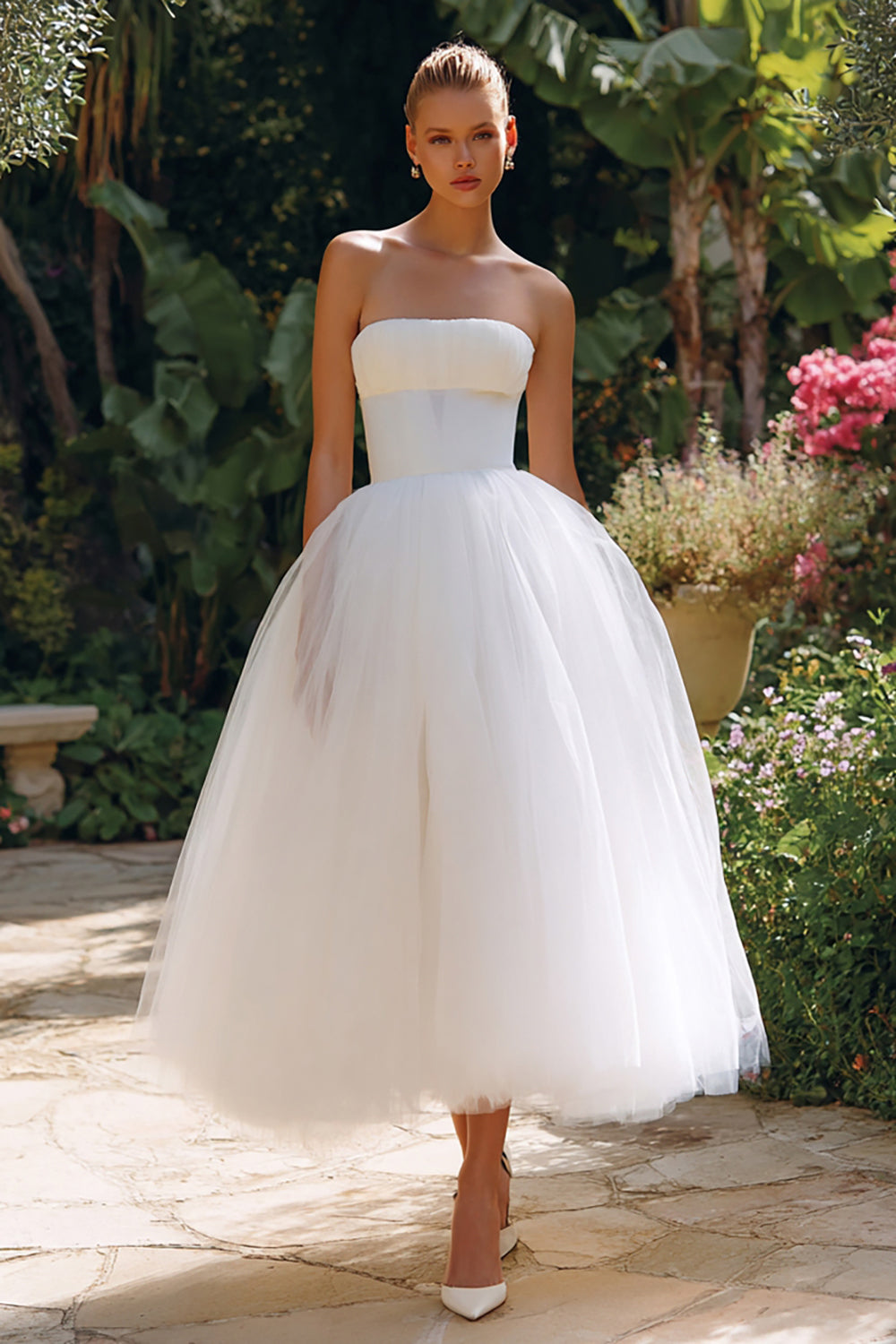 Zapakasa Women Simple White Tulle Long Engagement Dress A Line Strapless Wedding Dress Zapakasa Women Simple White Tulle Long Engagement Dress A Line Strapless Wedding Dress