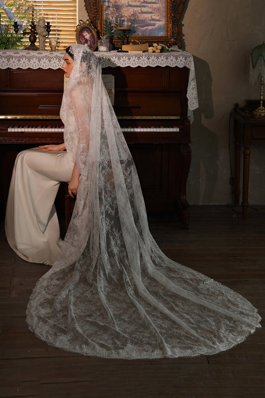 Ivory 1 Tier Lace Long Wedding Veil
