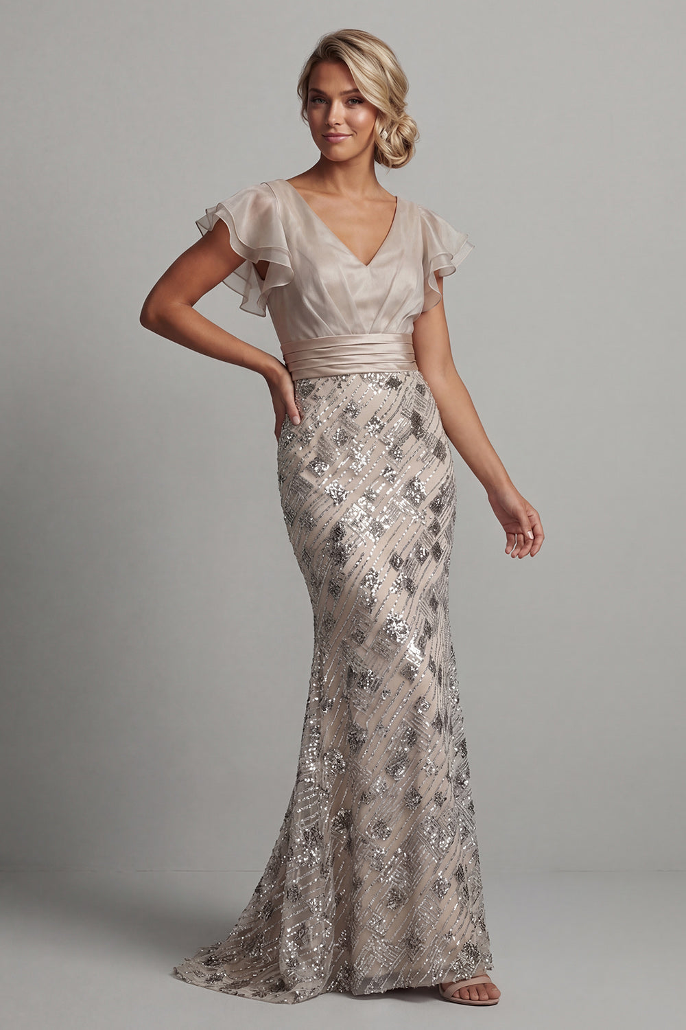 Zapaka Women Sparkly Apricot Long Mother of the Bride Dress Sequin V-Neck Chiffon Short Sleeves Mermaid Wedding Guest Dress with Ruffles, Apricot