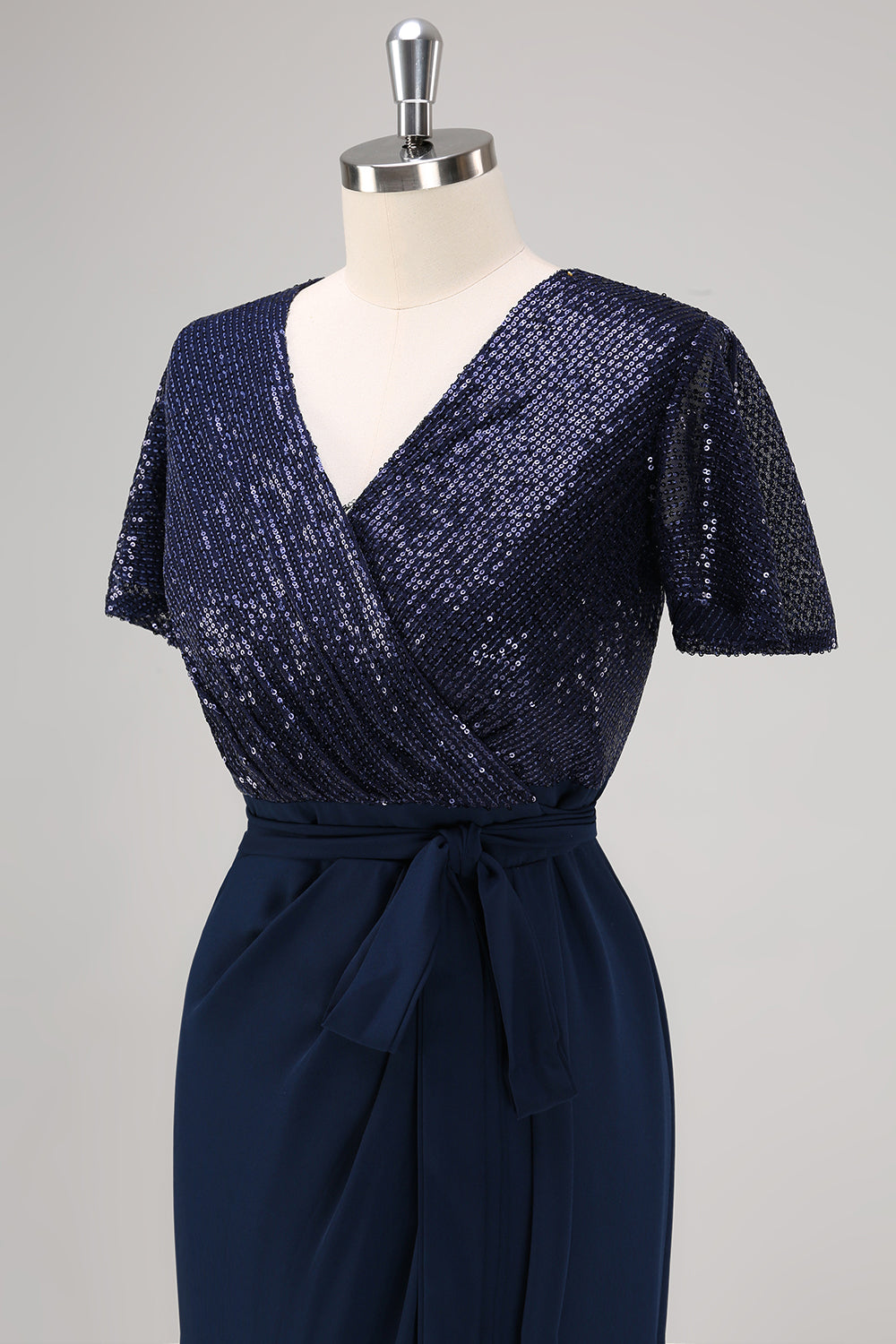 Sparkly V-Neck Navy Ruched Mother Dress with Short Sleeves