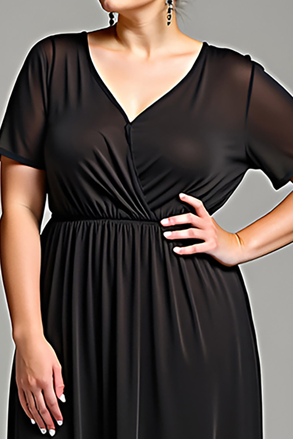 V-Neck Black Chiffon Plus Size Mother of the Bride Dress with Short Sleeves