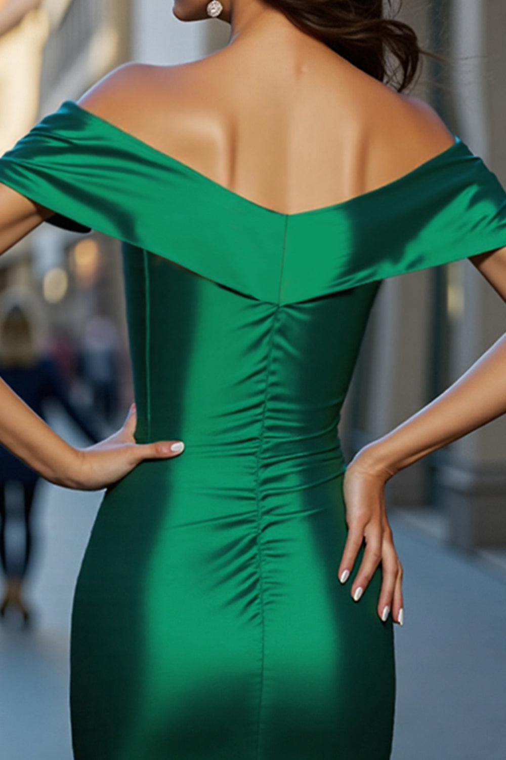 Dark Green Bodycon Satin Short Keyhole Homecoming Dress