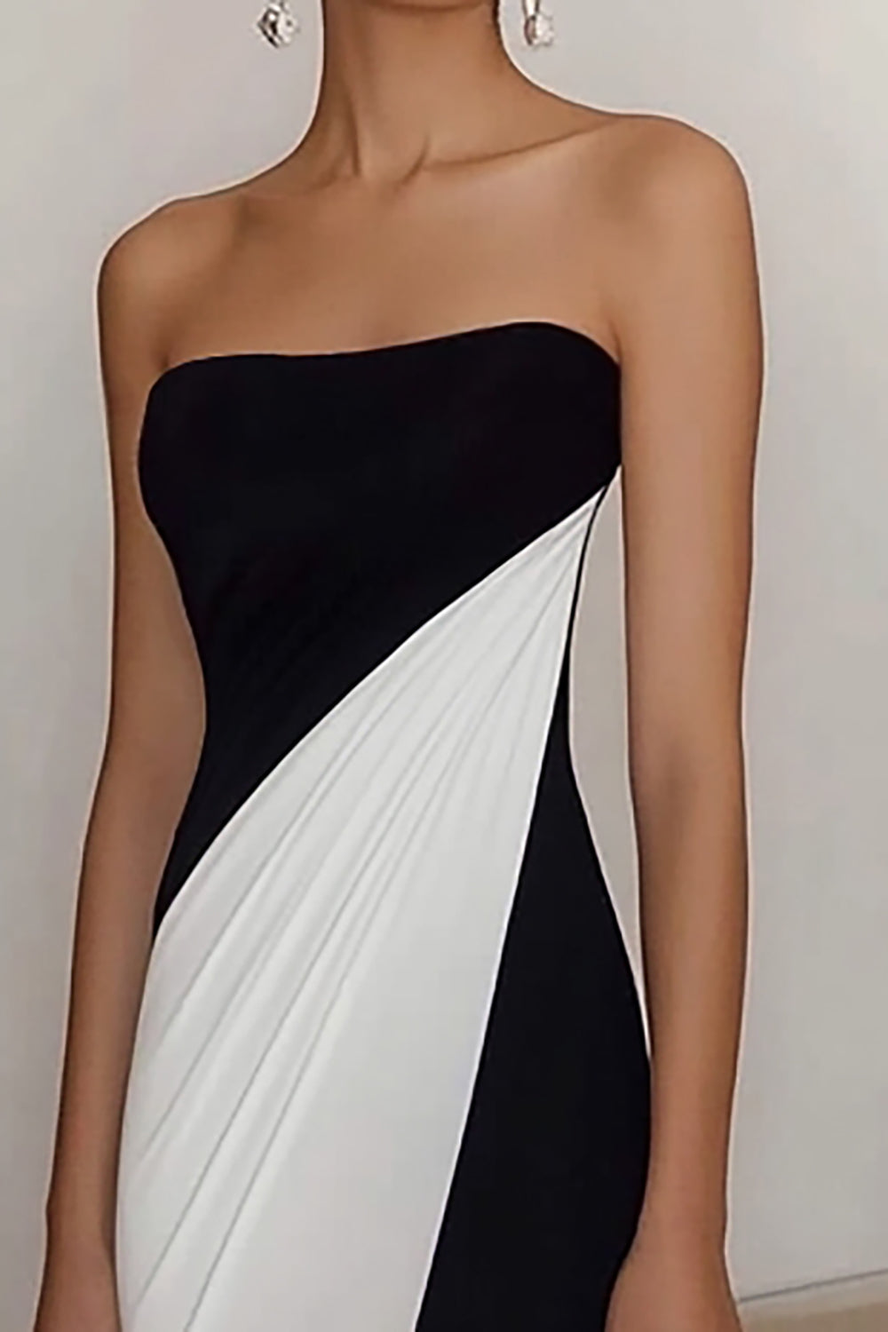 Black White Sheath Square Neck Ruched Long Formal Dress