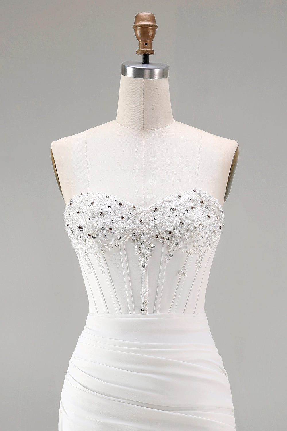 Sparkly White Sweetheart Short Tight Homecoming Dress with Beading