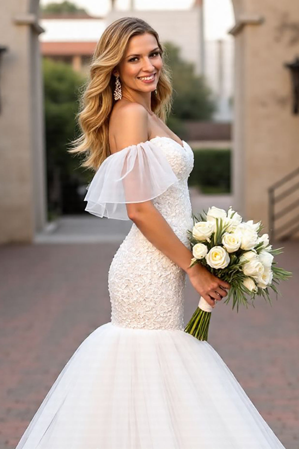 Tulle Ivory Sweetheart Sweep Train Mermaid Wedding Dress with Sleeves