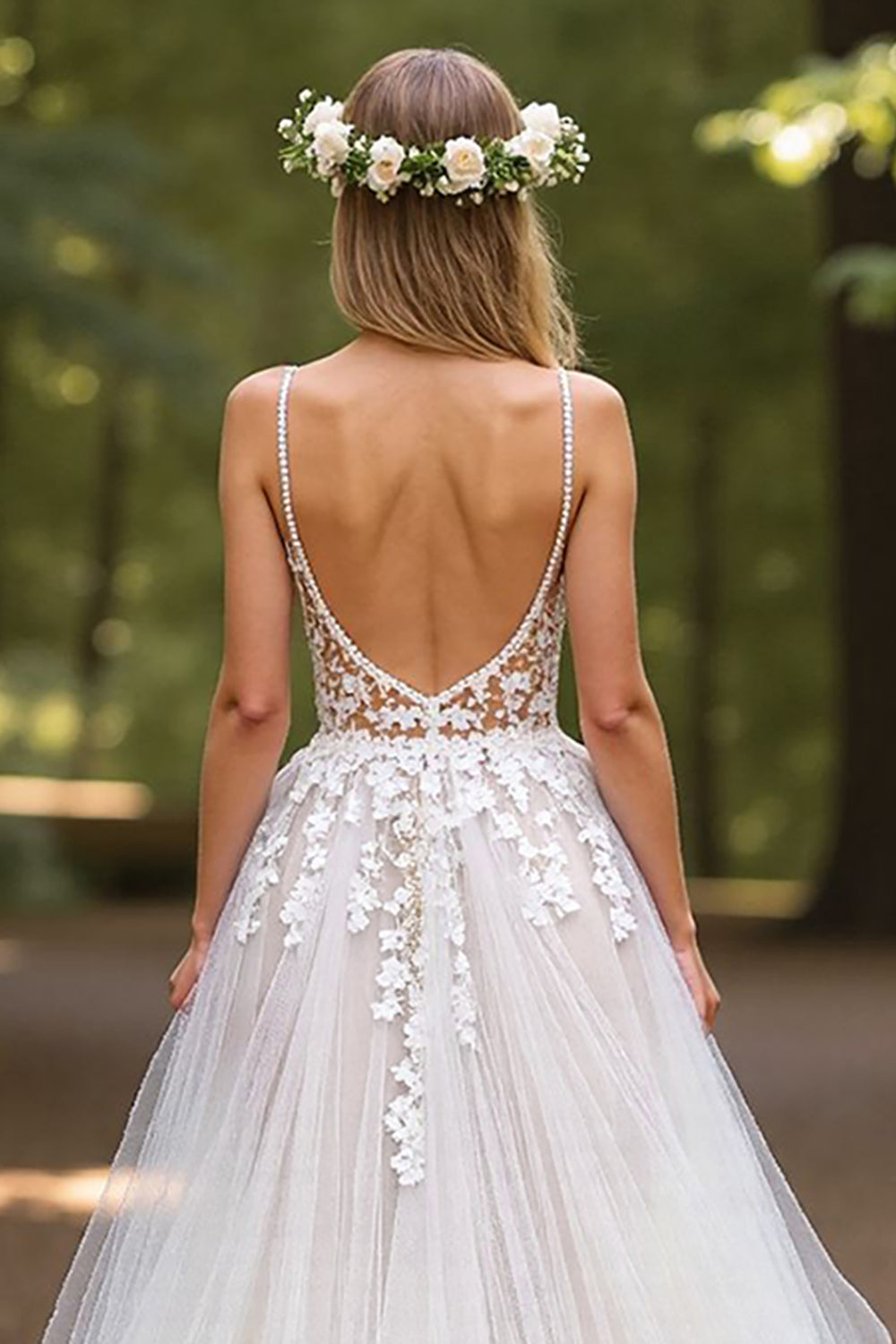 Tulle Deep V-Neck Ball Gown Ivory Wedding Dress with Appliques