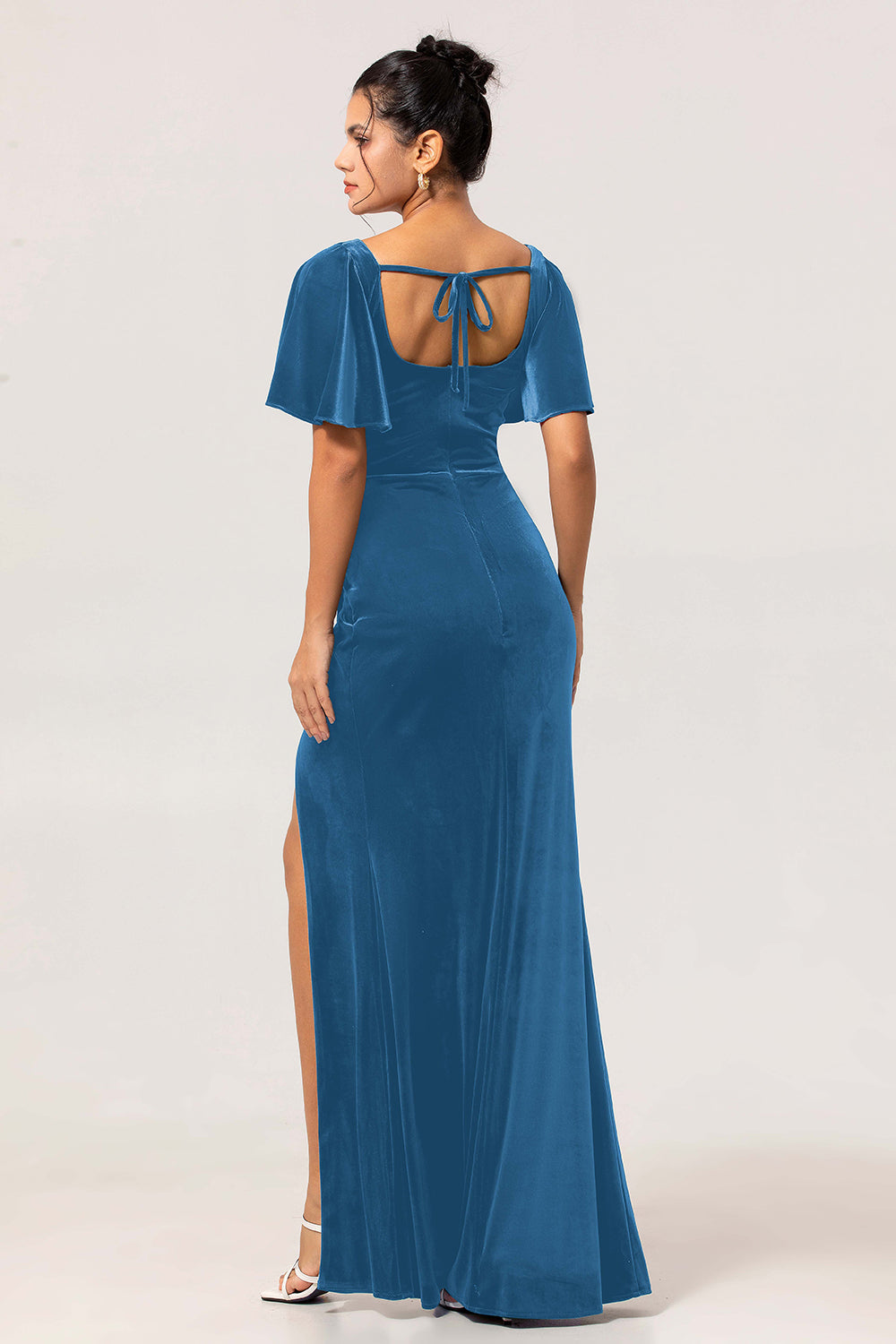 Peacock Green Scoop Neck Long Velvet Bridesmaid Dress with Sleeves