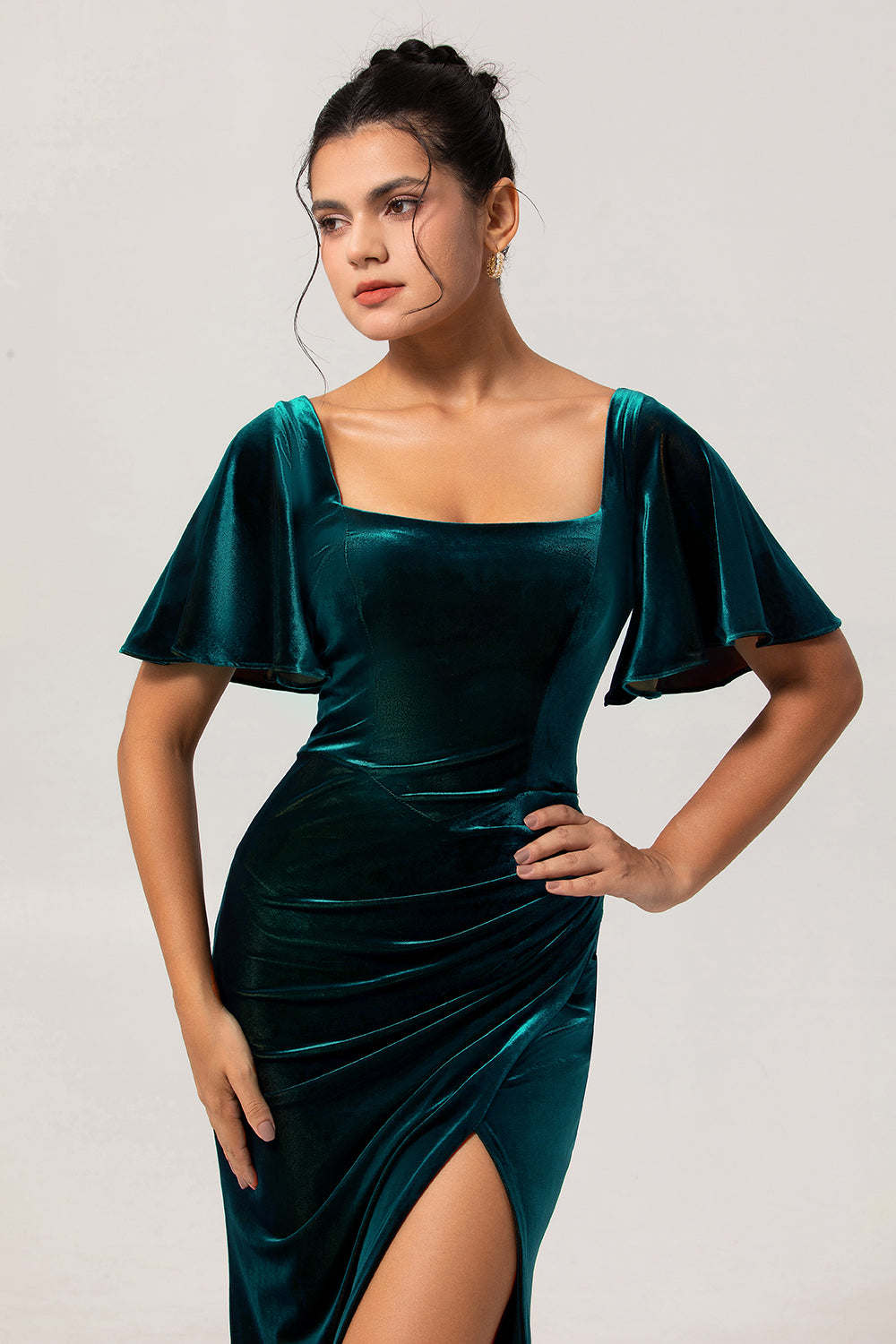 Peacock Green Scoop Neck Long Velvet Bridesmaid Dress with Sleeves
