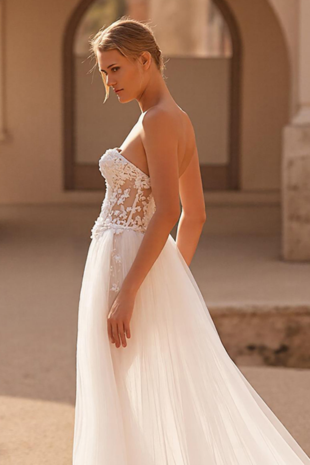 Ivory Sweetheart A Line Tulle Sweep Train Wedding Dress with Lace