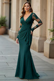 Black V-Neck Ruffled Mermaid Long Mother of the Bride Dress with Lace