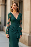 Black V-Neck Ruffled Mermaid Long Mother of the Bride Dress with Lace