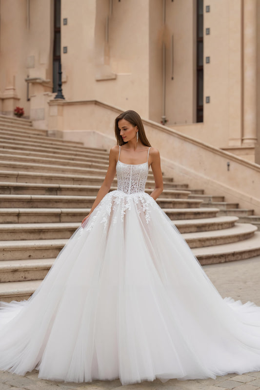 Ivory Corset Ball Gown Sweep Train Wedding Dress with Lace