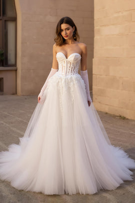 Sweetheart Corset Ivory Sweep Train Wedding Dress with Lace