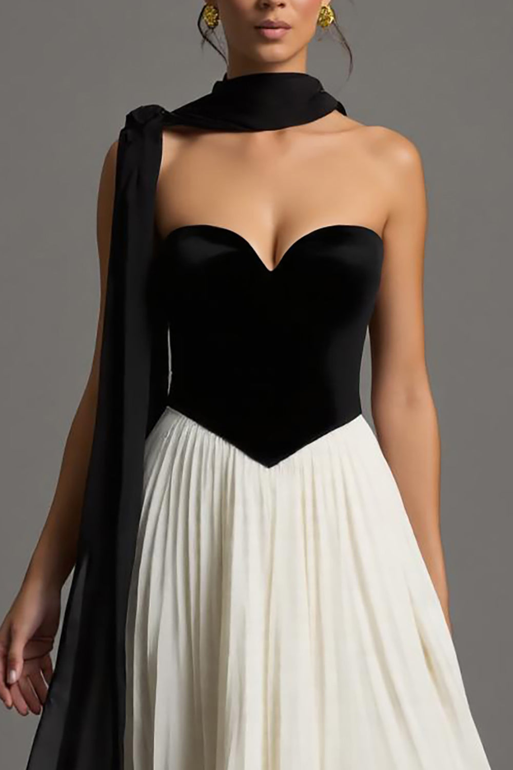 Black and White Chiffon Sweetheart A Line Pleated Long Formal Dress
