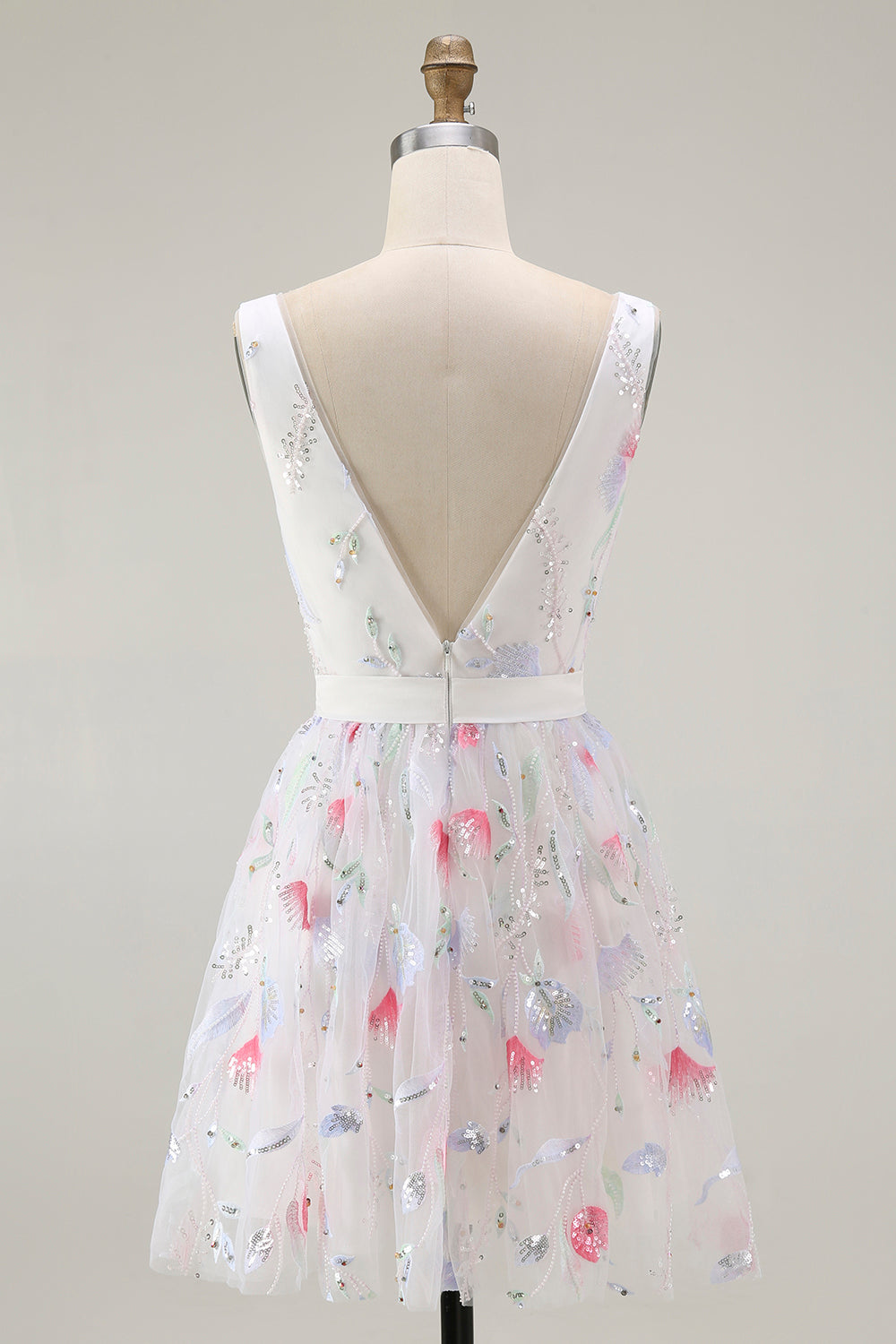 Sparkly White V-Neck A Line Short Homecoming Dress with Sequins