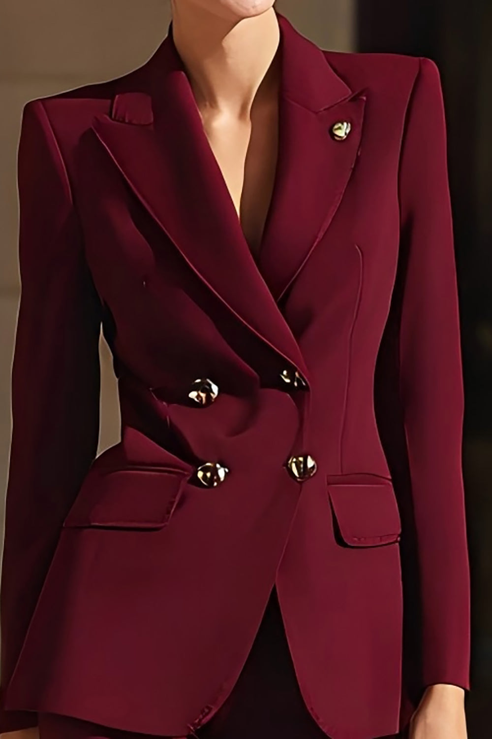 Burgundy Double Breasted Peak Lapel 2 Piece Prom Suits