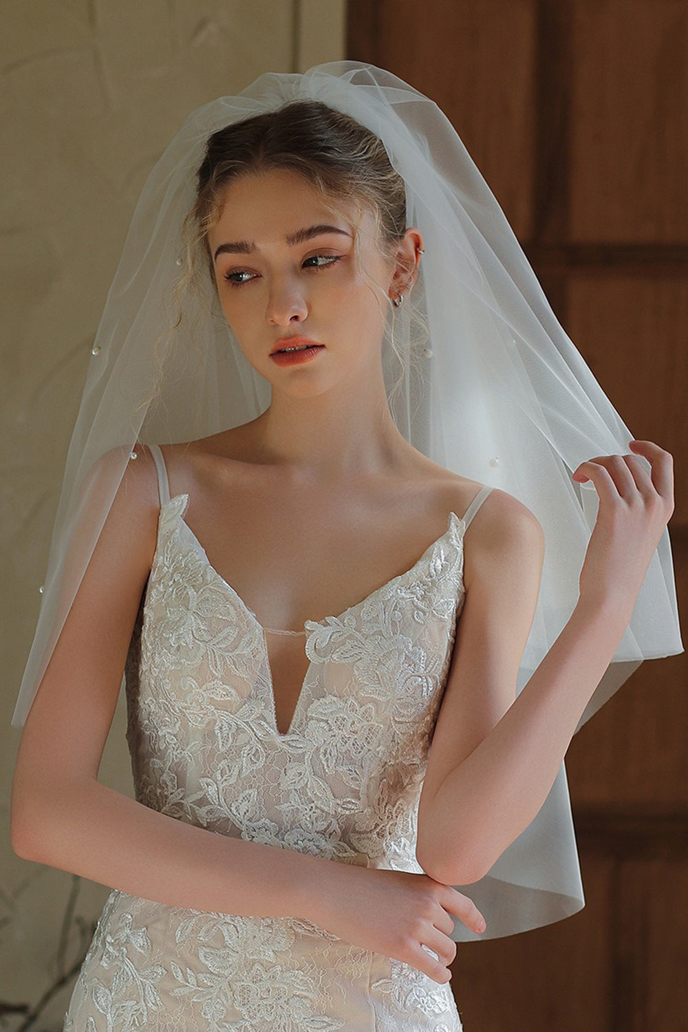 Ivory Tulle Short Bridal Veil with Pearls