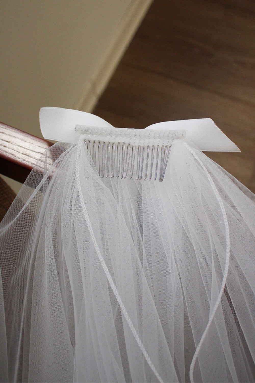 Ivory Bow Tulle Short Wedding Veil