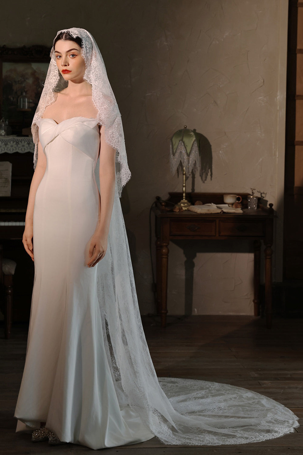 Ivory 1 Tier Lace Long Wedding Veil