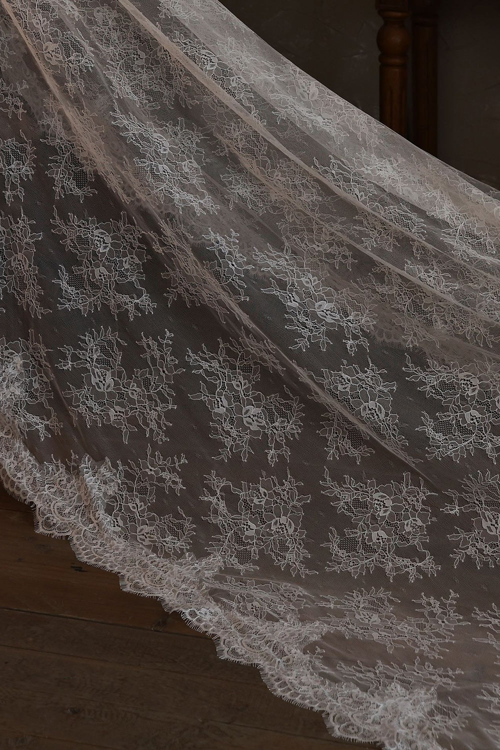 Ivory 1 Tier Lace Long Wedding Veil