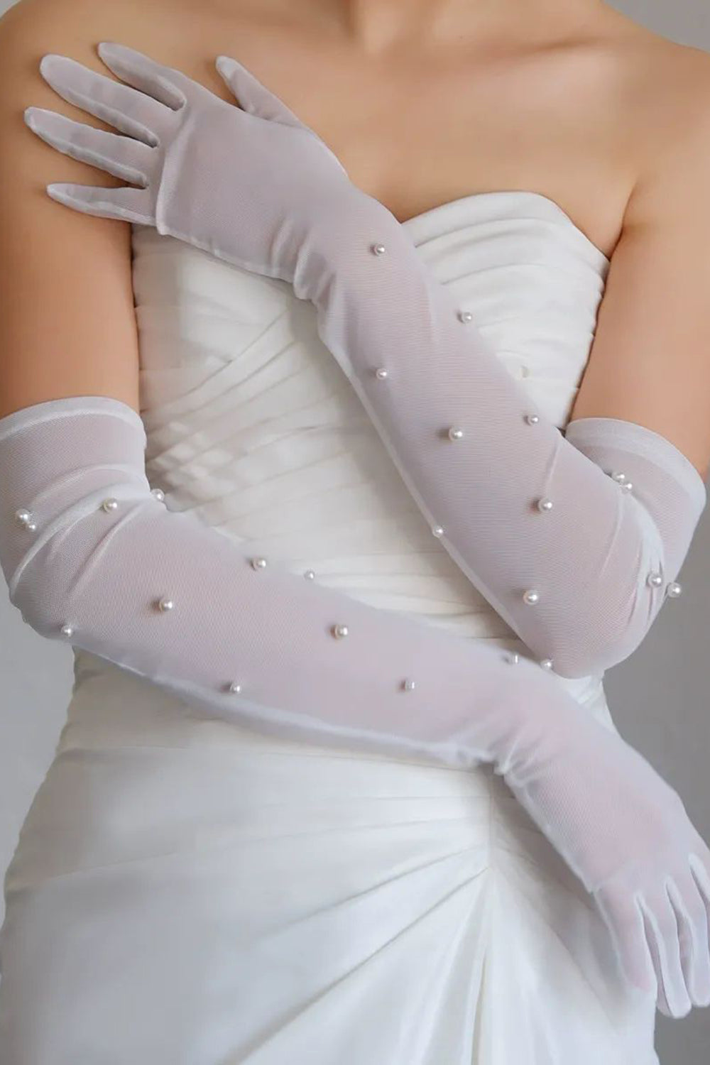 White Tulle Bridal Gloves with Pearls