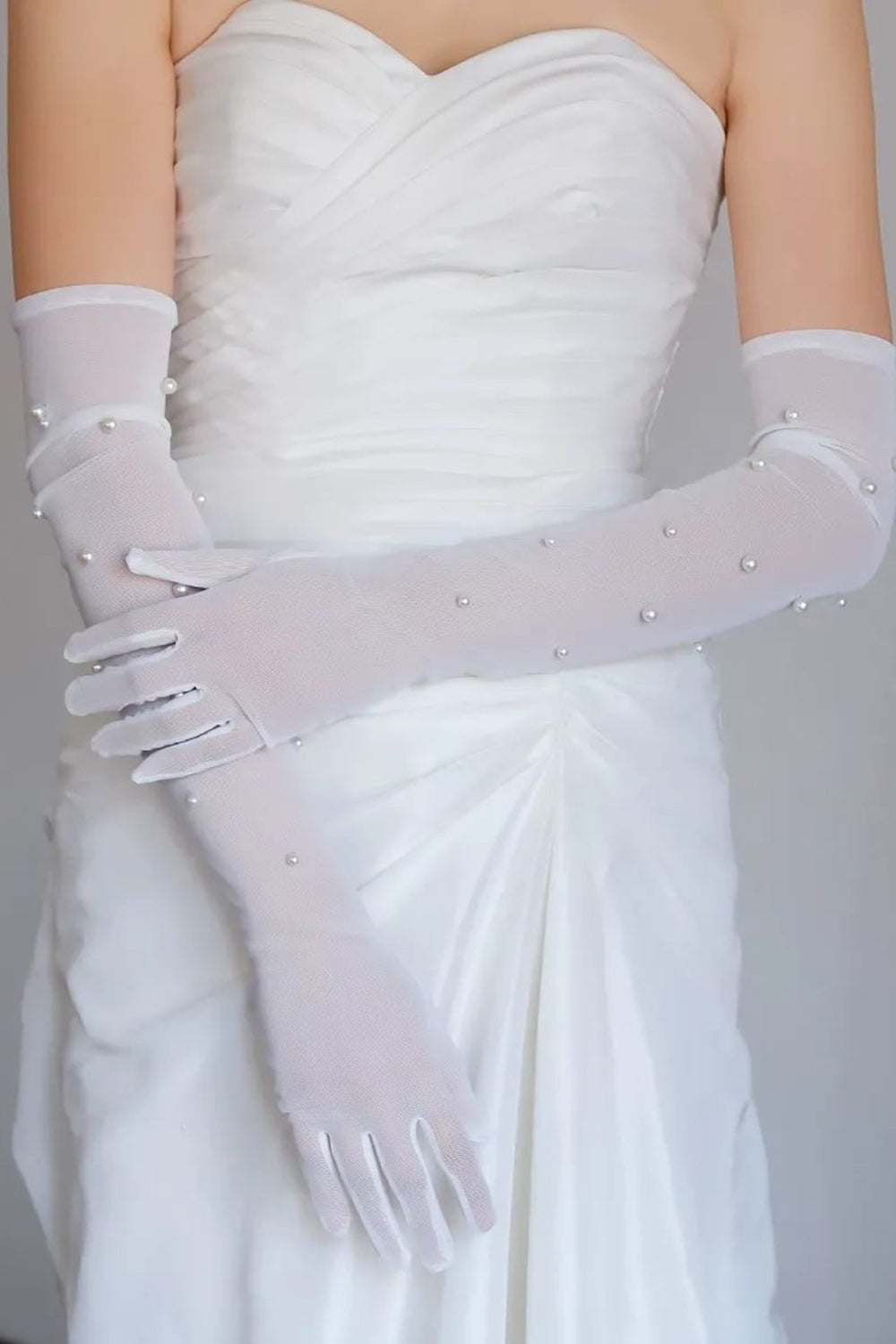 White Tulle Bridal Gloves with Pearls