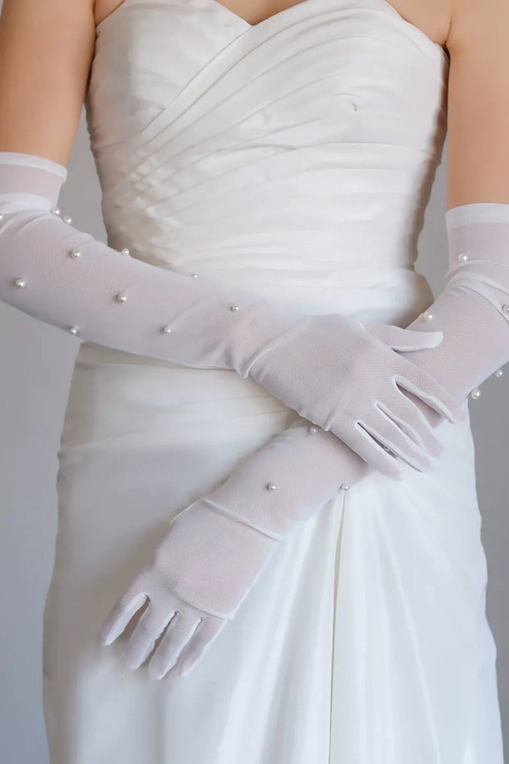 White Tulle Bridal Gloves with Pearls