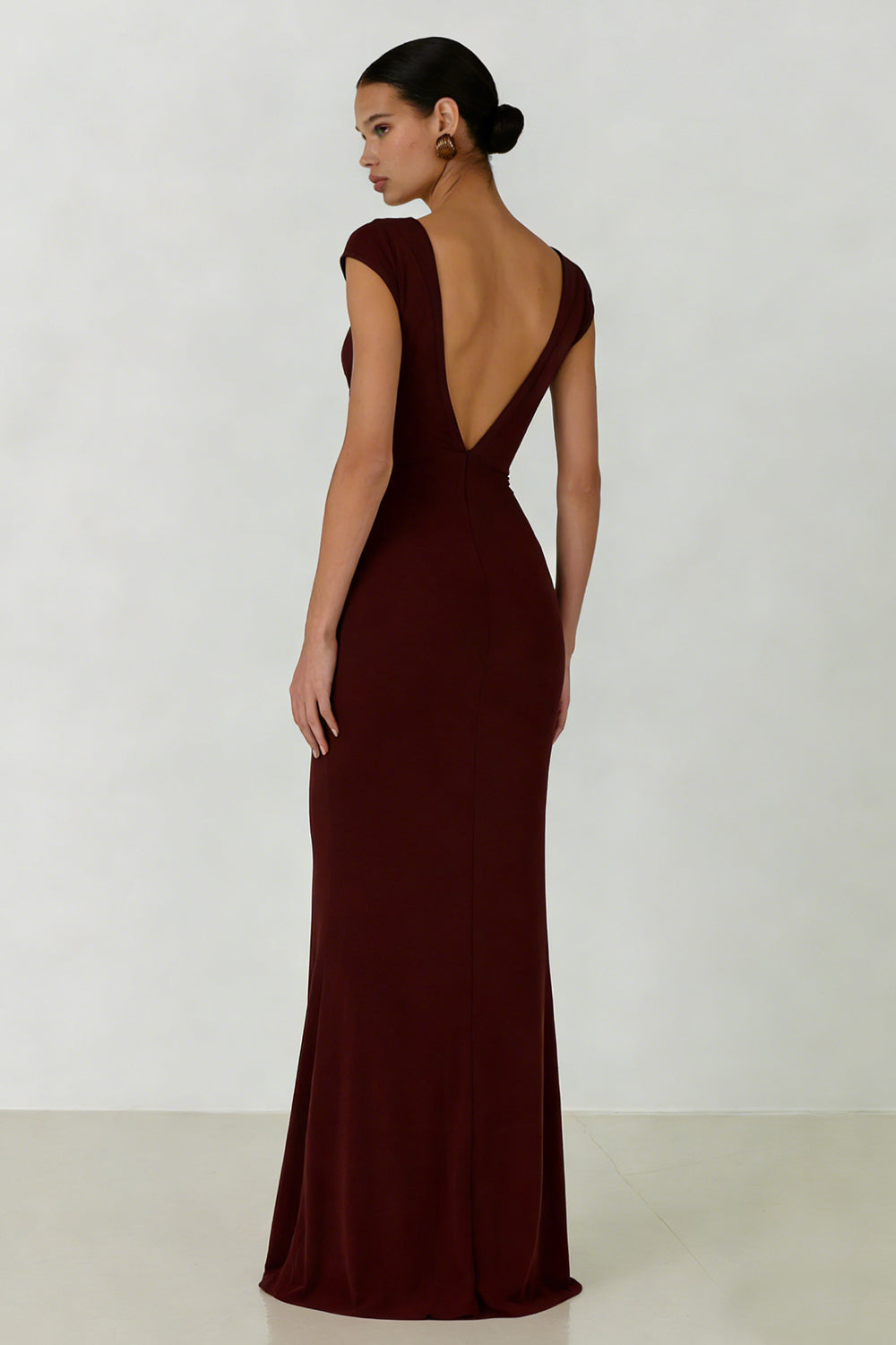 Cabernet Mermaid V-Neck Backless Long Formal Dress