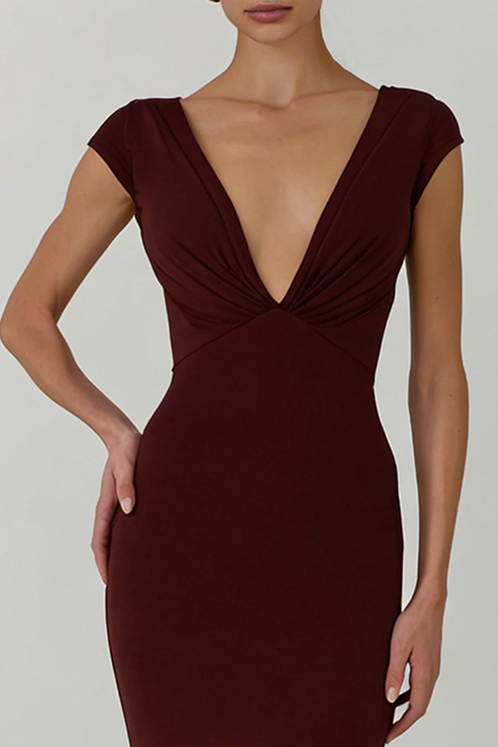 Cabernet Mermaid V-Neck Backless Long Formal Dress