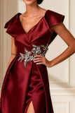 Sparkly Burgundy A Line Satin V-Neck Long Mother of the Bride Dress with Slit