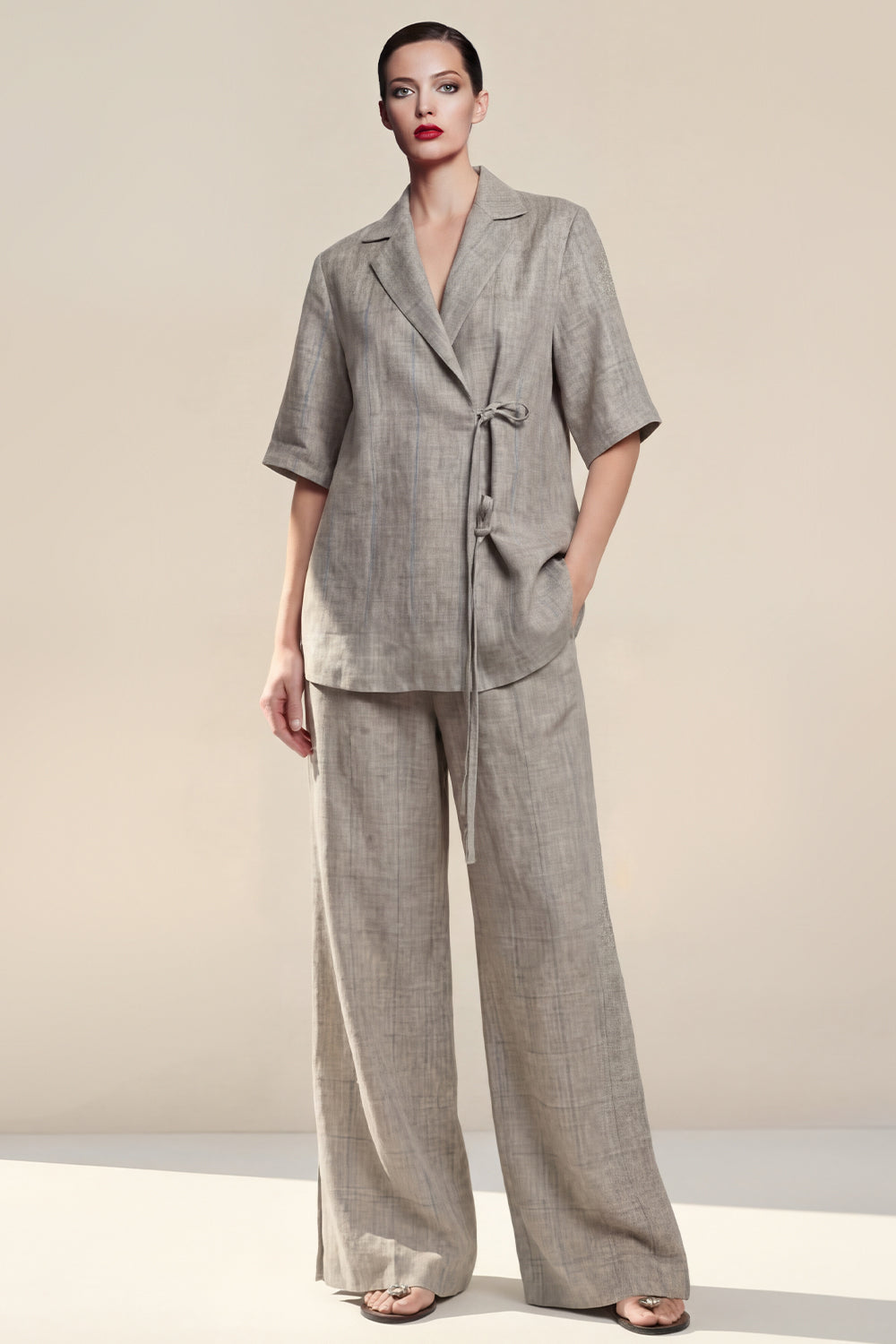 Half Sleeves Grey 2 Piece Notched Lapel Women Business Suits with Pockets