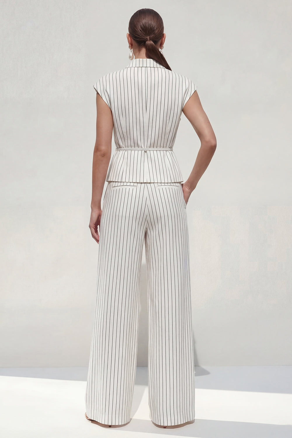 White Cap Sleeves 2 Piece Notched Lapel Striped Business Suits with Pockets