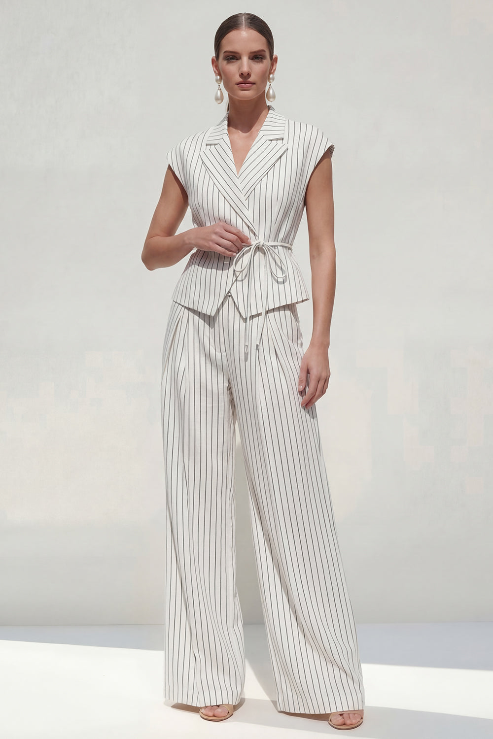 White Cap Sleeves 2 Piece Notched Lapel Striped Business Suits with Pockets