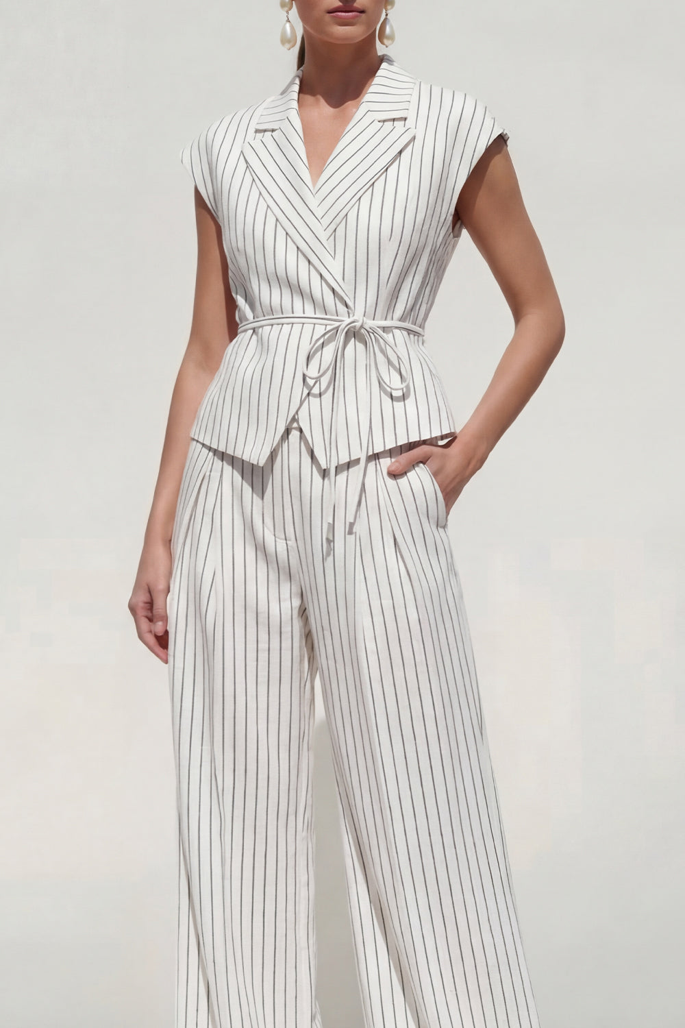 White Cap Sleeves 2 Piece Notched Lapel Striped Business Suits with Pockets