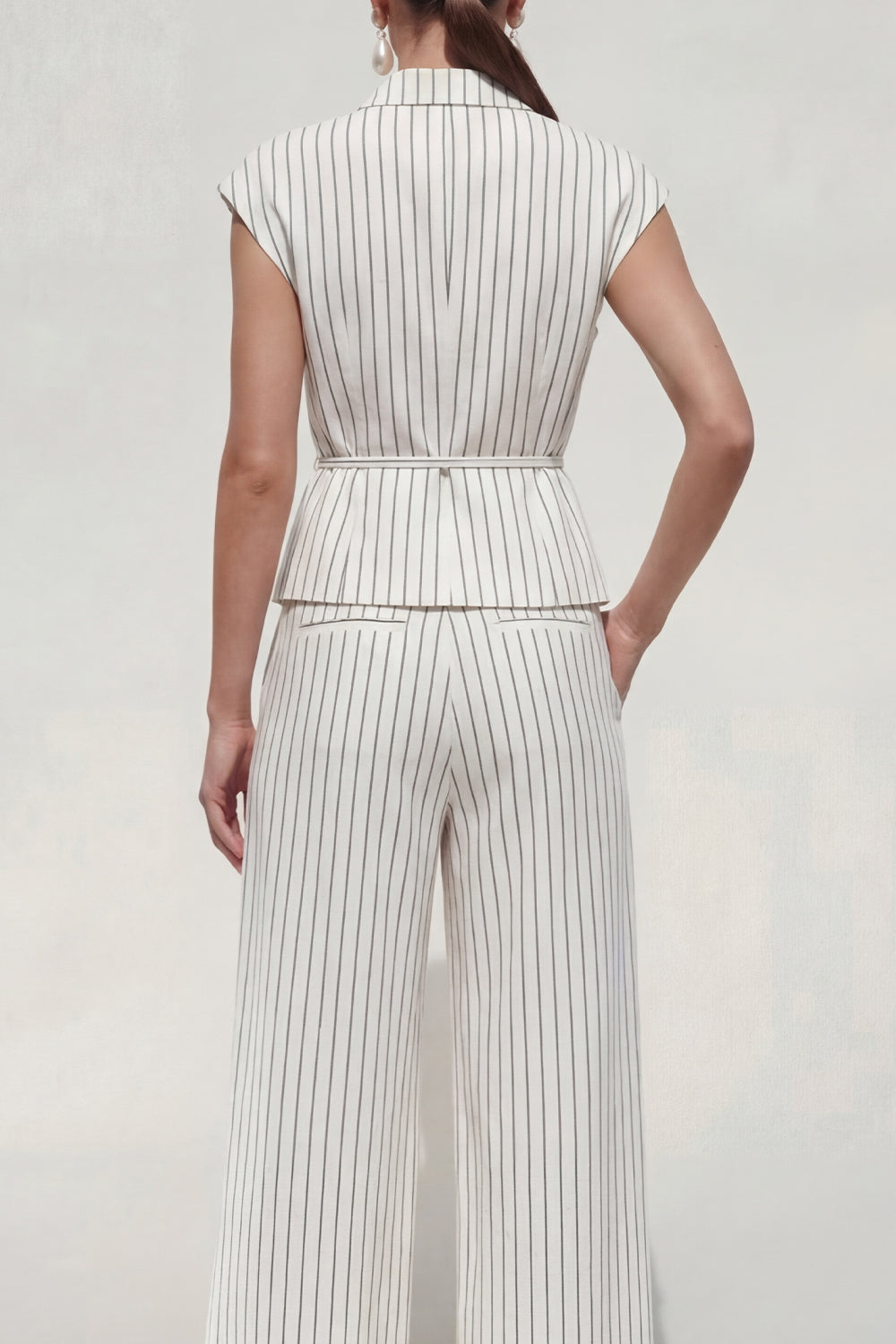 White Cap Sleeves 2 Piece Notched Lapel Striped Business Suits with Pockets