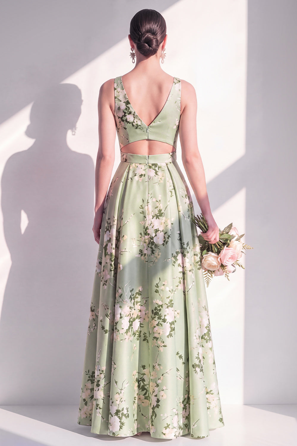 Zapakasa Women Sage Green Floral A Line Long Bridesmaid Dress with Slit V-Neck Keyhole Ruched Wedding Guest Dress