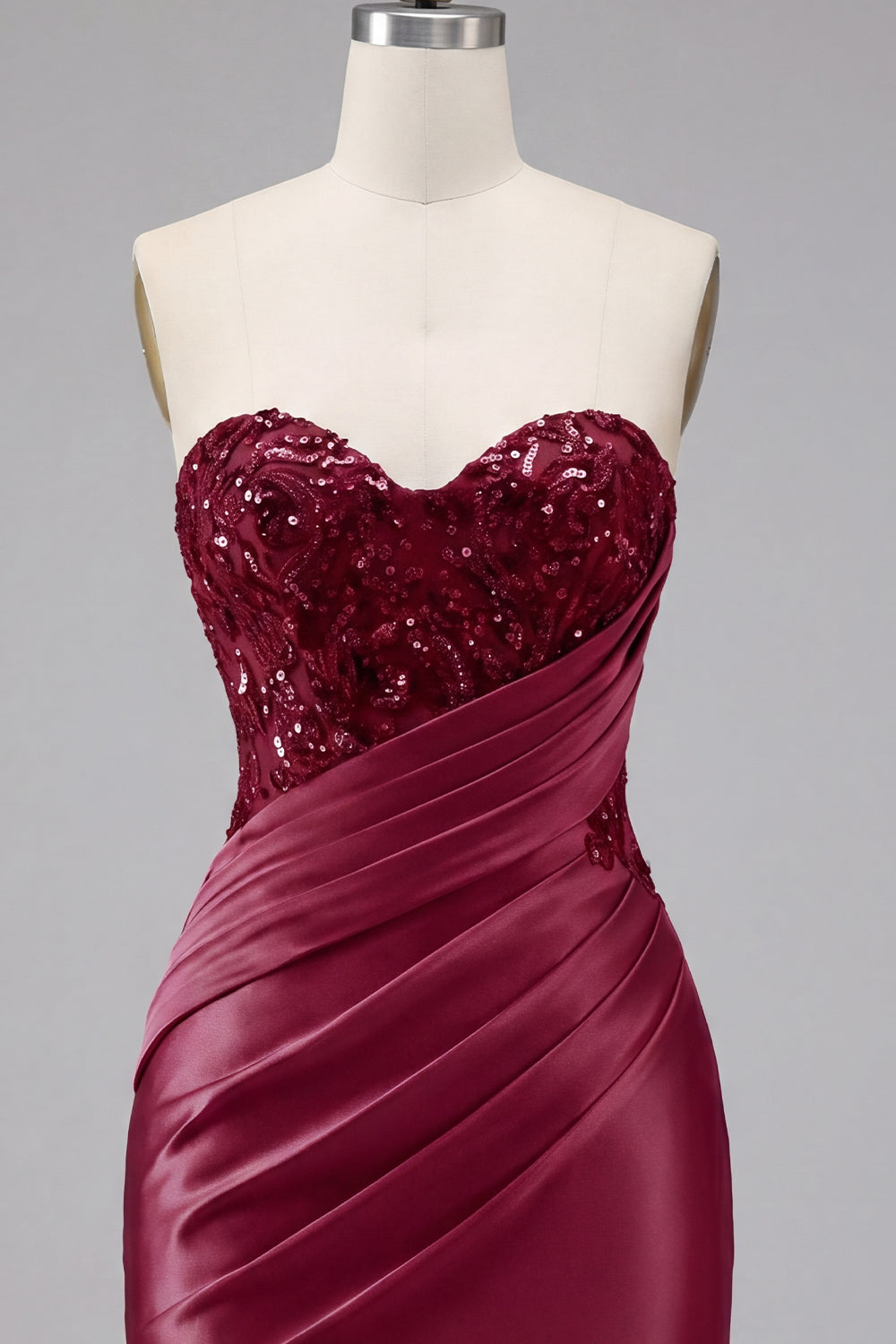 Sweetheart Sparkly Burgundy Tight Short Beaded Ruched Homecoming Dress