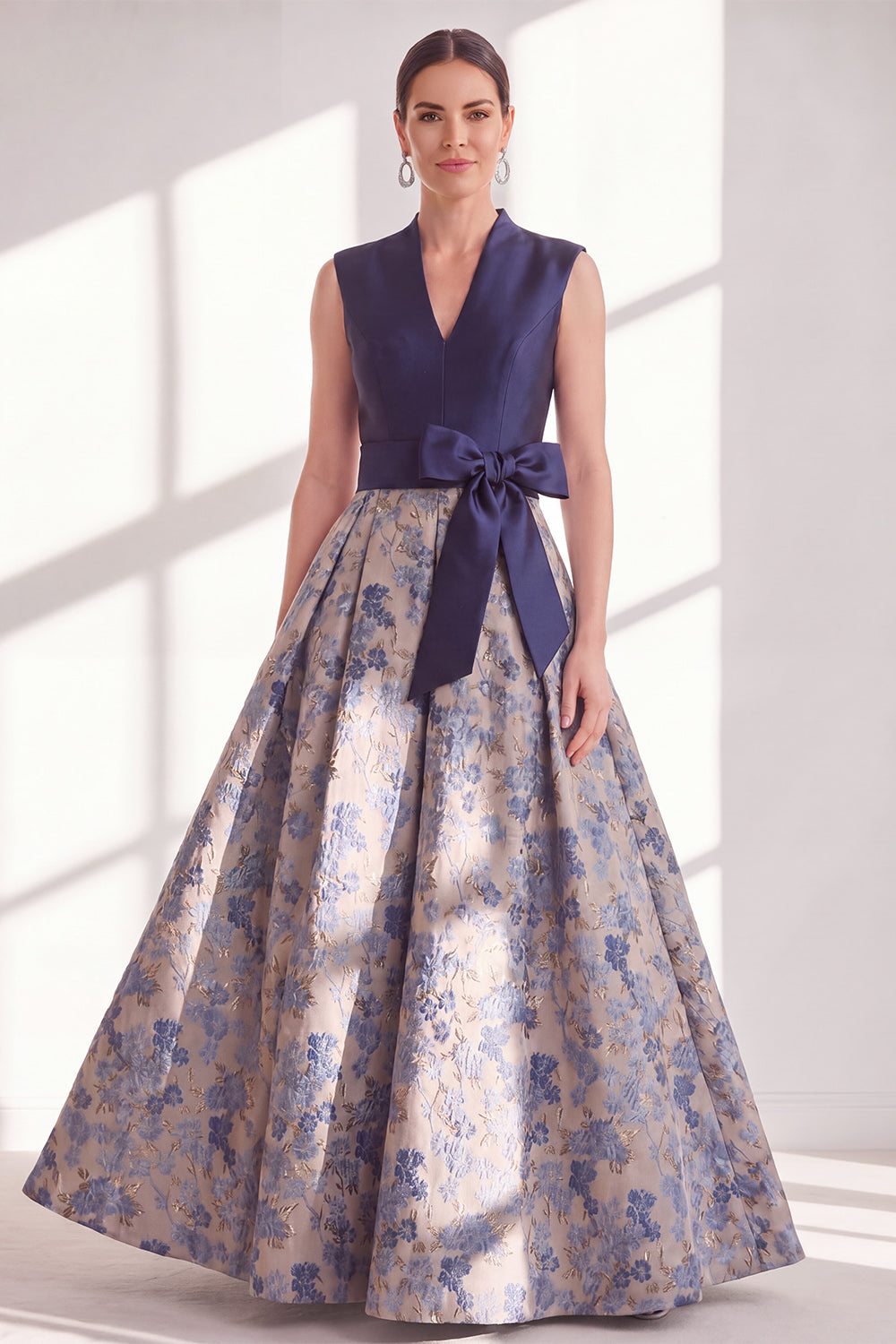 A Line Blue V-Neck Long Jacquard Floral Mother of the Bride Dress with Bow