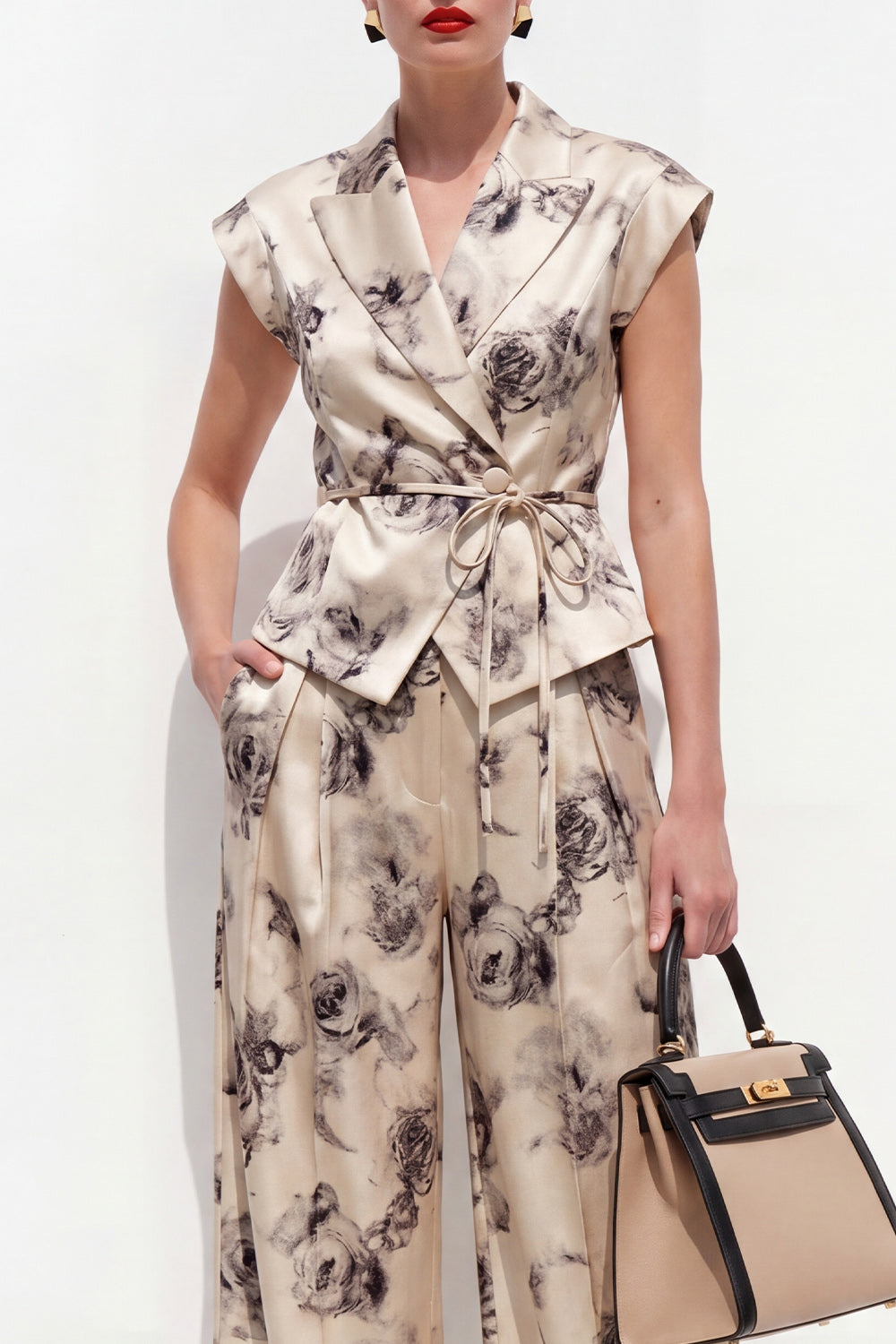 Champagne Black Flower 2 Piece Peak Lapel Business Suits with Pockets