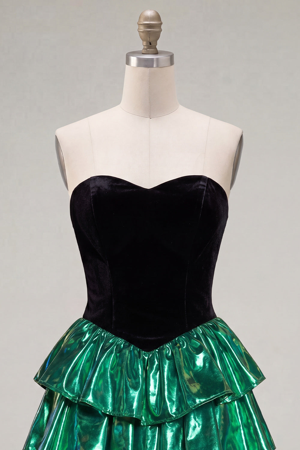 Black Green Metallic Tiered Ruffled A-Line Short 80s Homecoming Dress