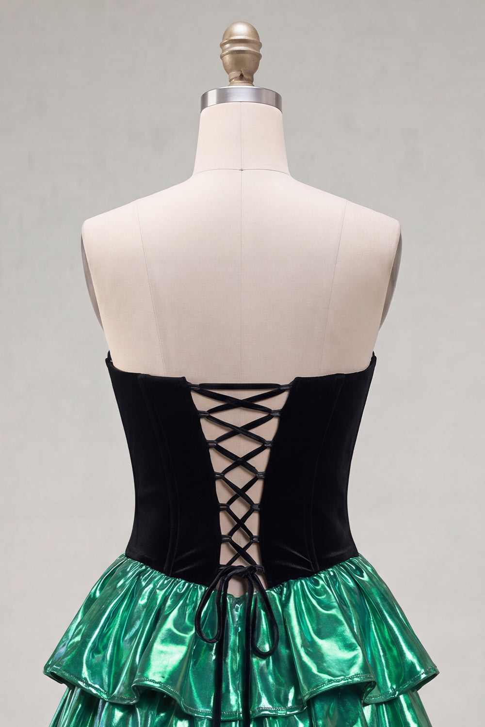 Black Green Metallic Tiered Ruffled A-Line Short 80s Homecoming Dress
