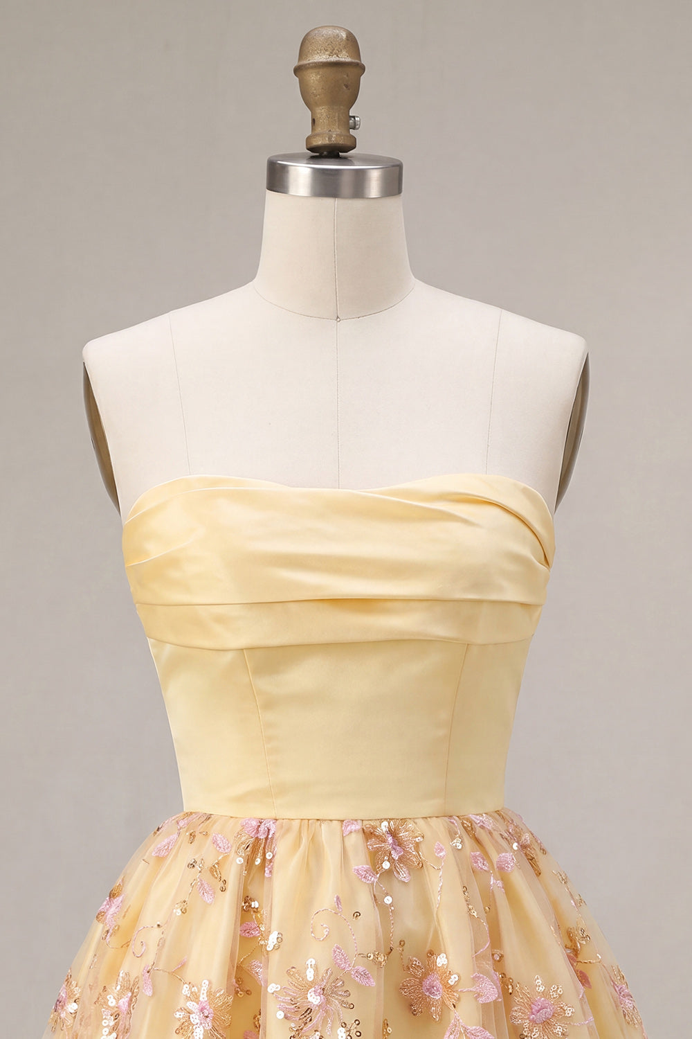 Sparkly Floral Light Yellow Sequin A-Line Short Homecoming Dress