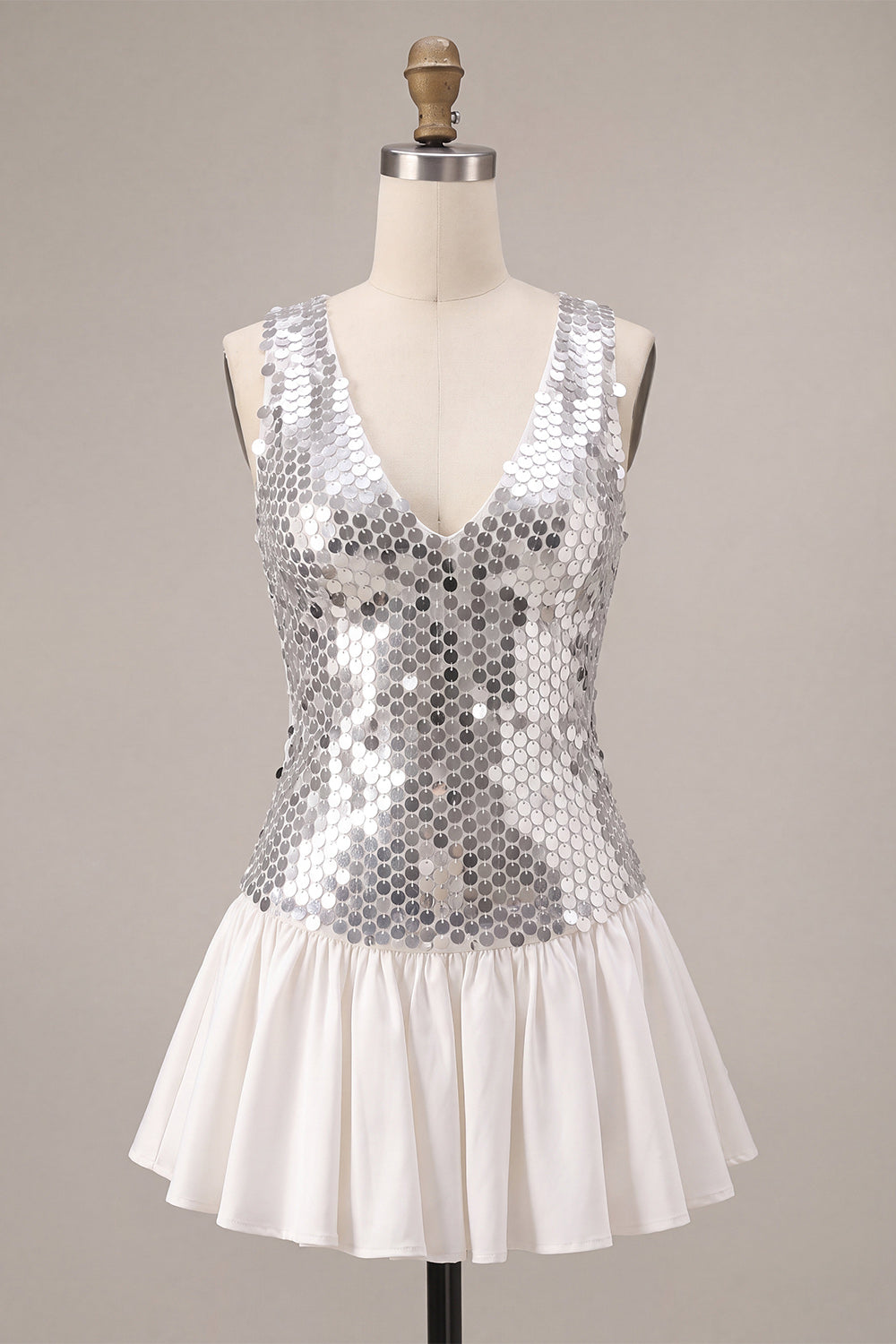 Sparkly Silve Sequin V-Neck A Line Short Homecoming Dress