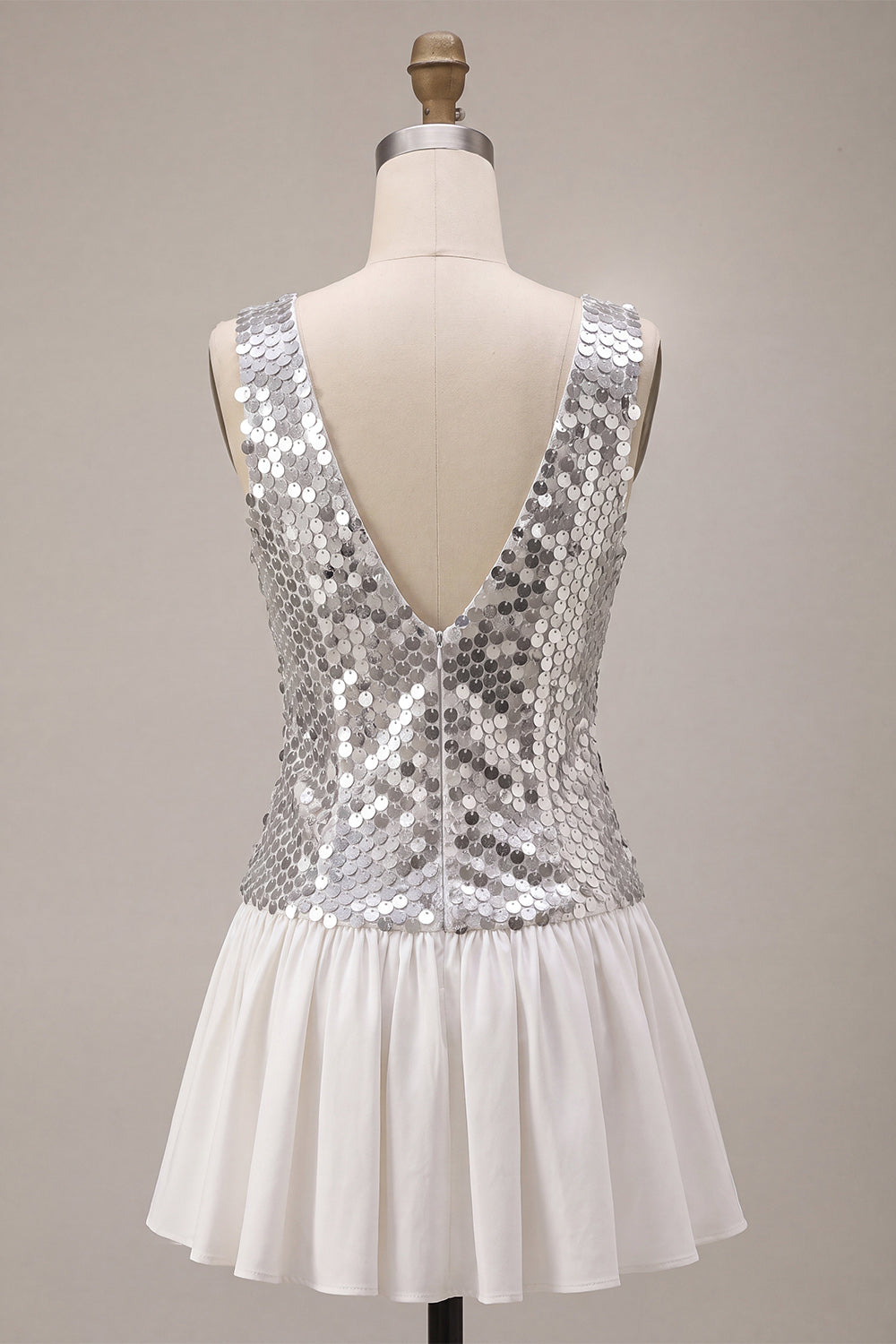 Sparkly Silve Sequin V-Neck A Line Short Homecoming Dress