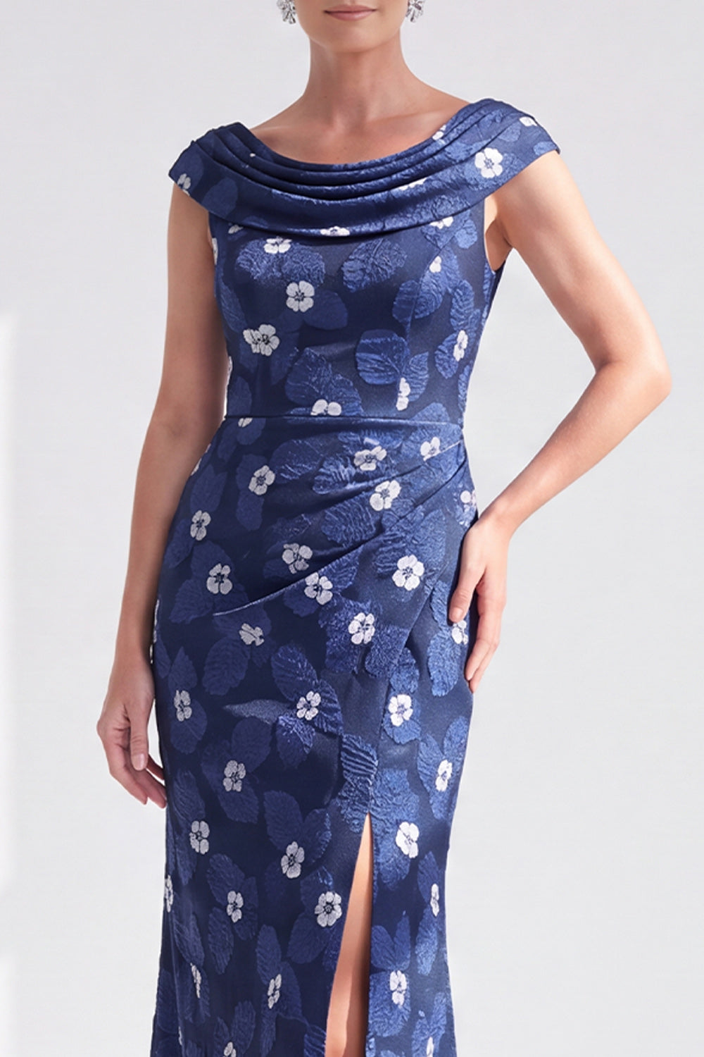 Black Floral Mermaid Long Mother of the Bride Dress with Slit