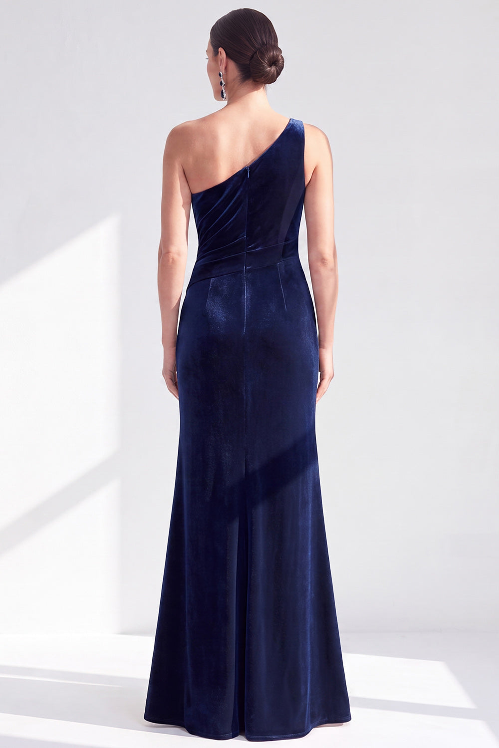 Black Velvet Mermaid One Shoulder Long Mother of the Bride Dress