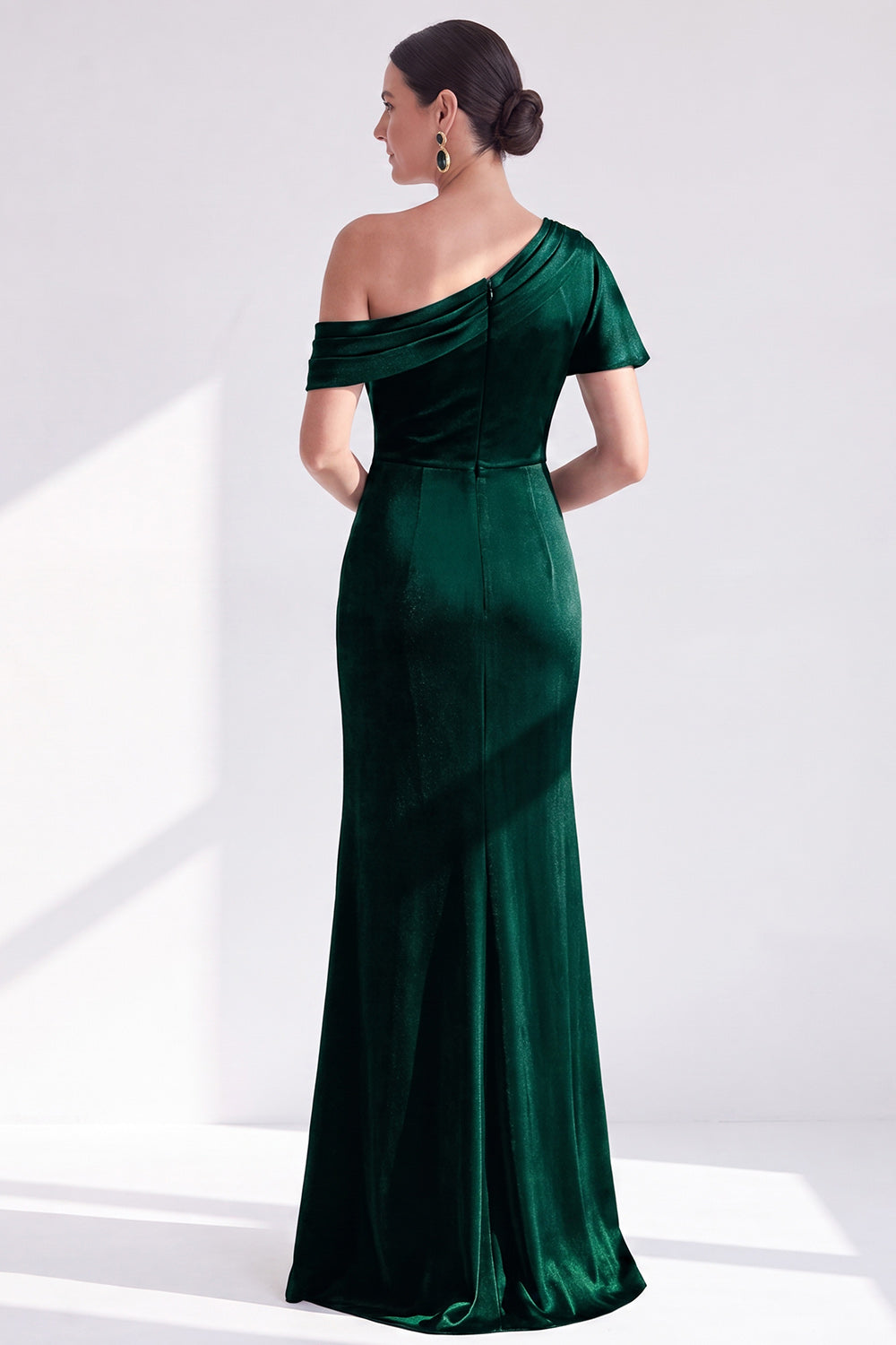 Black Velvet One Shoulder Mermaid Long Mother of the Bride Dress with Sleeve